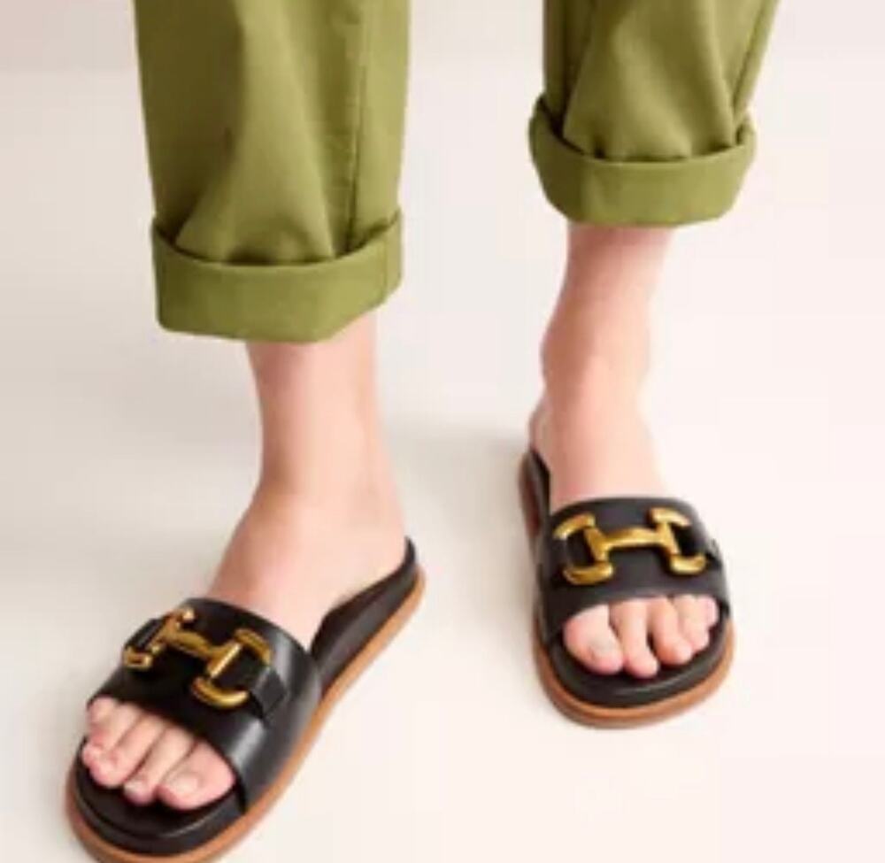 BODEN BLACK IRIS SNAFFLE LEATHER SLIDES W/GOLD DETAIL; SIZE 37 OR US 6.5